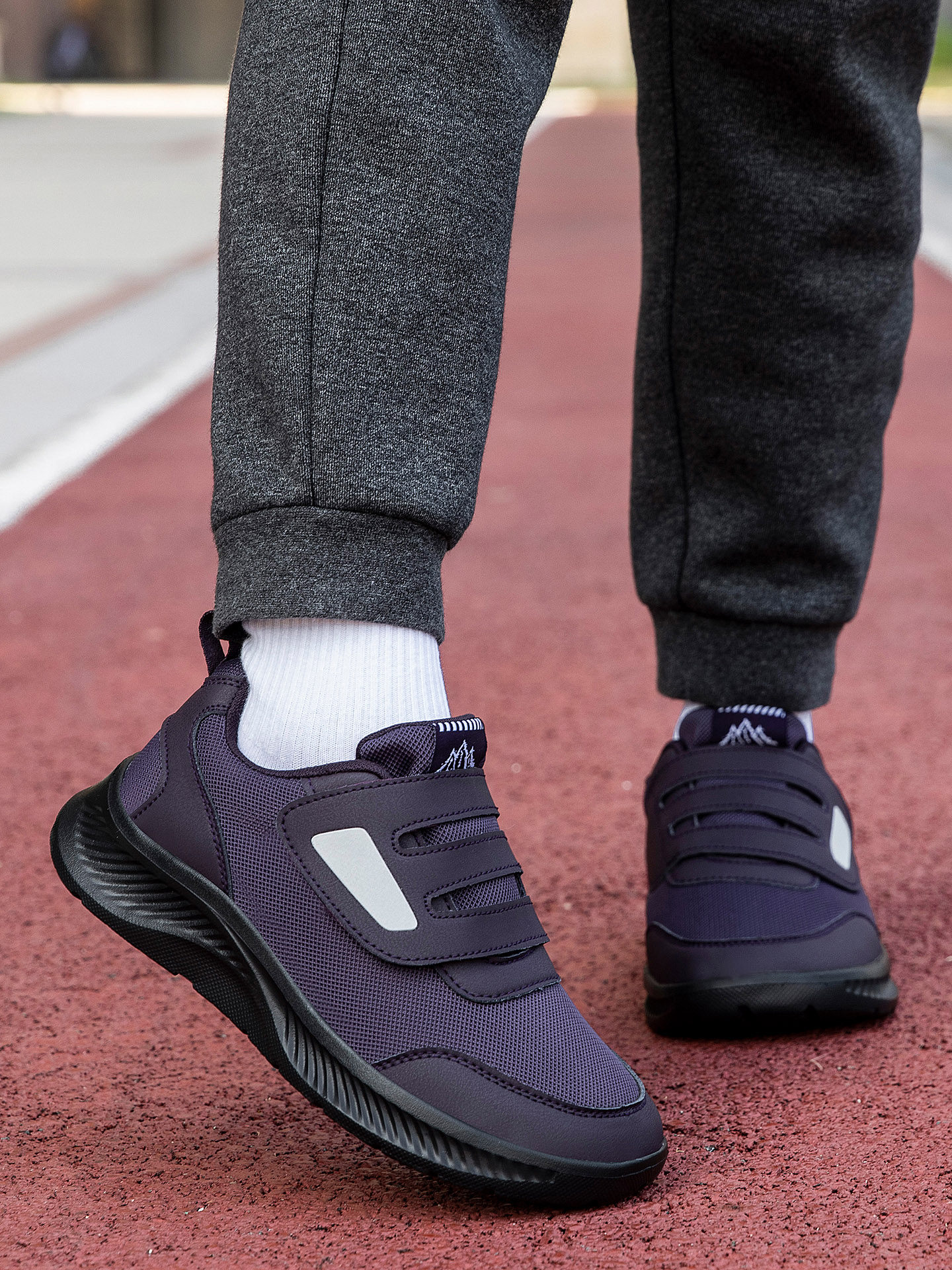 张凯丽女士运动鞋2026新款宽脚妈妈鞋中老年舒适不累脚老人健步鞋主图