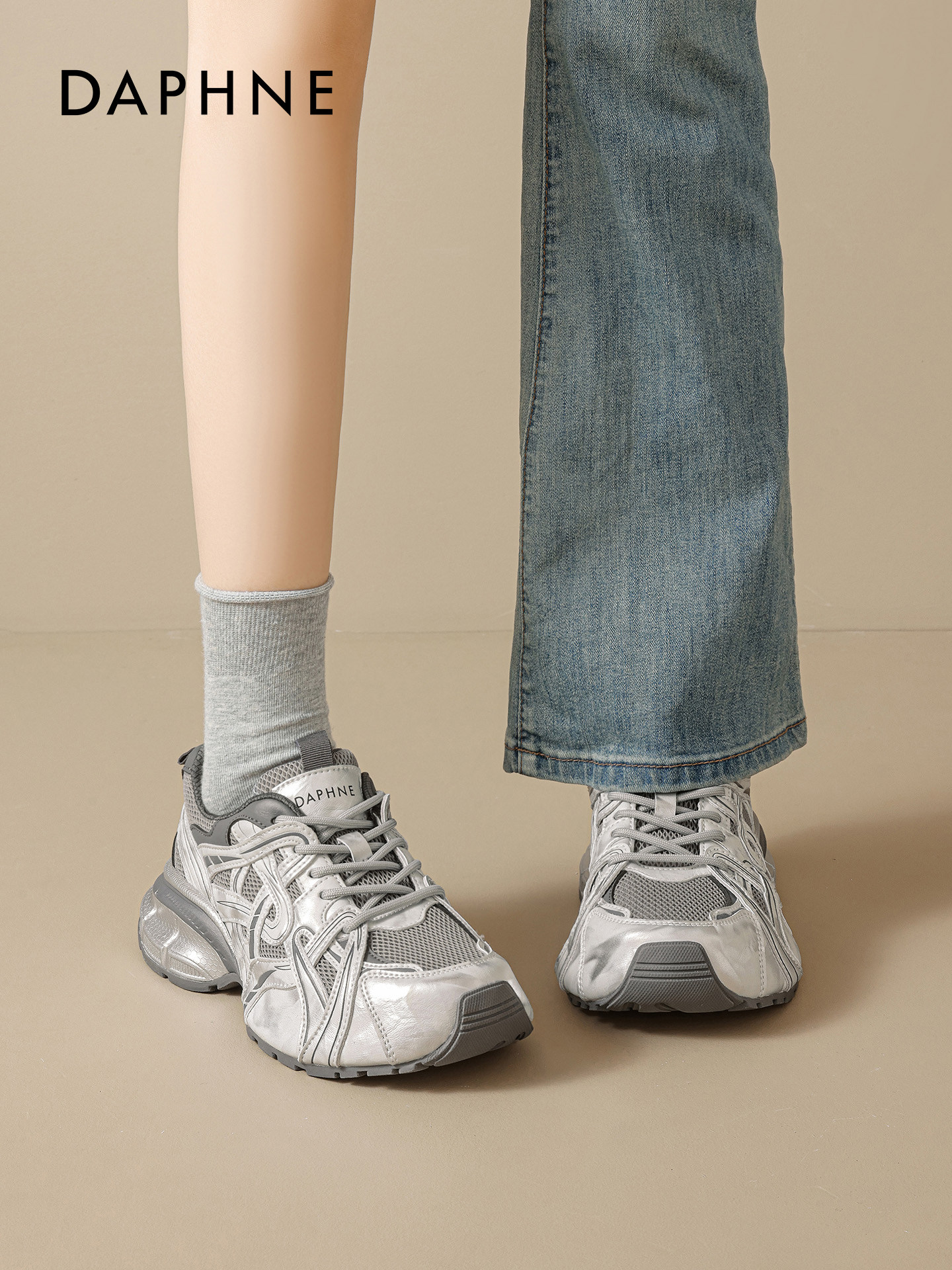 达芙妮银色老爹鞋女2026新款春厚底增高软底不累脚灰色运动休闲鞋主图