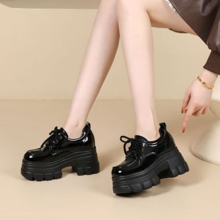 春季新款内增高10CM厚底鞋女2026年英伦风增高软底轻便显瘦乐福鞋