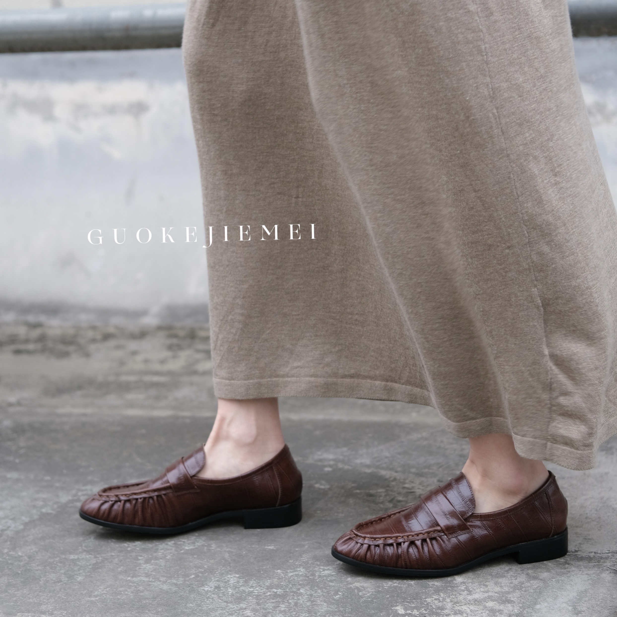  【Jellykk】2.5/4.5cm鳗鱼纹褶皱设计款圆头一脚蹬复古真皮乐福鞋主图