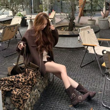 小发喵「复古金属搭扣短靴｜暖棕色调演绎低调奢华质感」777