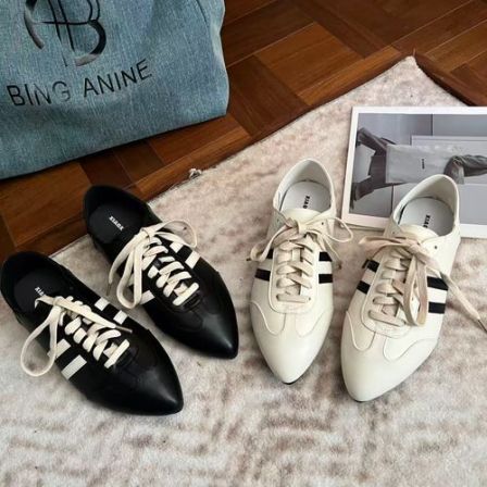 糖糖高级感德训休闲鞋浅口尖头黑色白色经典时尚女单鞋;FCX31033