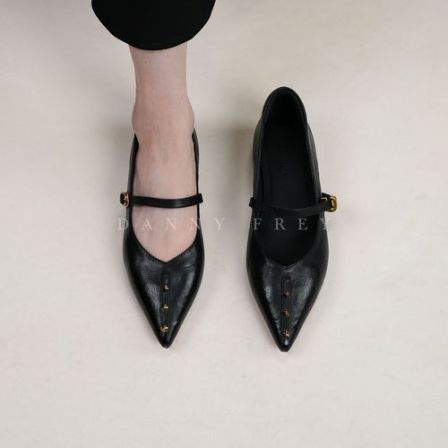 Dannyfrey丹尼芙蕾甜酷风铆钉尖头头层羊皮一字带低跟玛丽珍鞋2CM