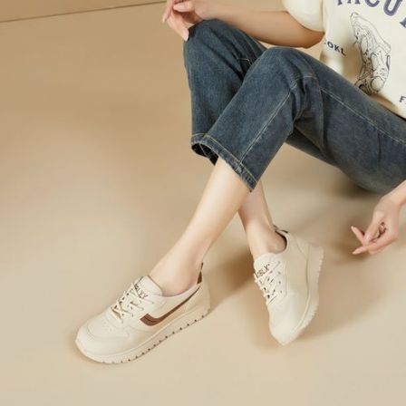 Y9205-7 大码女鞋40-43超软春季新款百搭真皮软底系带休闲鞋单鞋