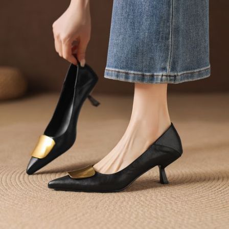 七月家 4CM 尖头细跟浅口真皮单鞋女气质百搭通勤复古风