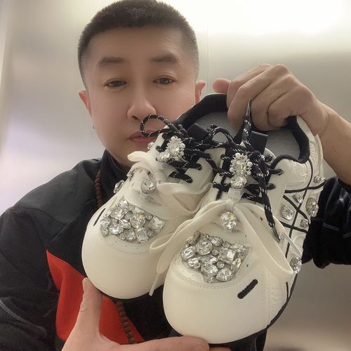 俏洋哥倪1366-3欧洲站时尚4公分仙女风彩钻小个子轻便网红休闲鞋主图