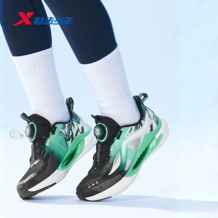 【氢风9.0-蛋仔派对联名款】特步儿童春季大网旋钮防滑透气跑鞋9030