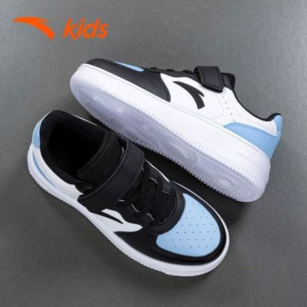 安踏儿童板鞋男女同款2026春季新款低帮透气滑板鞋魔术贴百搭鞋子