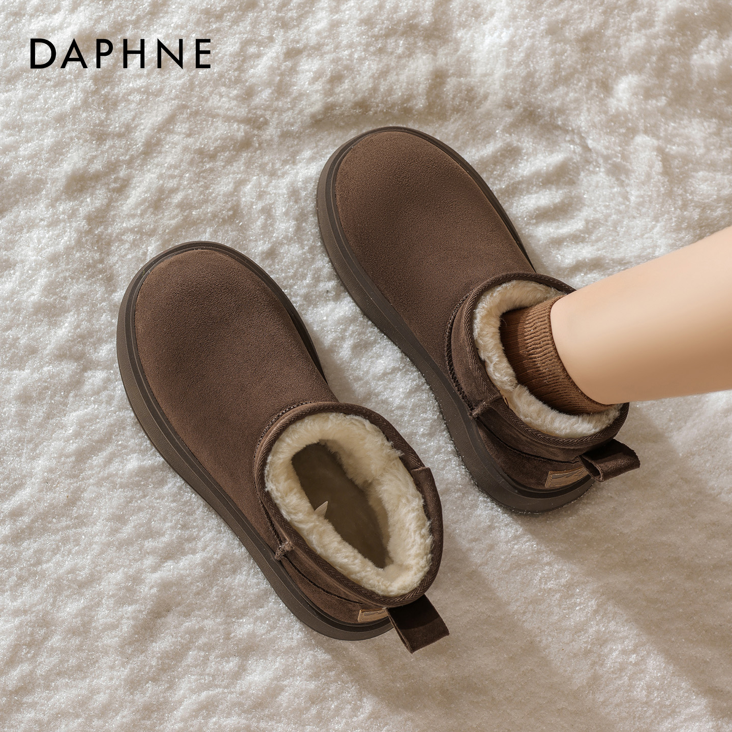 达芙妮厚底雪地靴女2025新款冬季保暖东北大棉鞋百搭加绒勃肯短靴主图