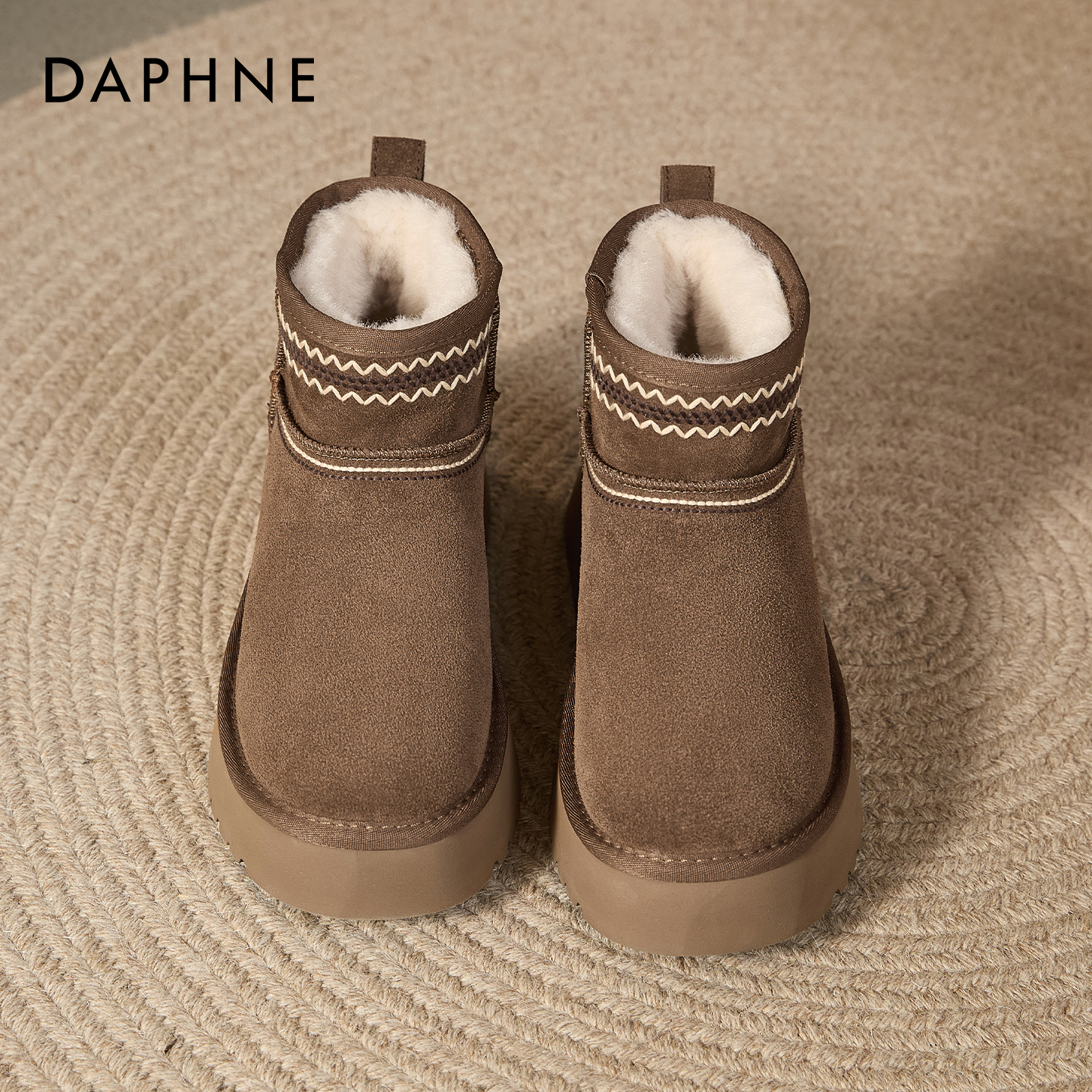 达芙妮加绒雪地靴女2025冬季新款复古咖色防水短靴厚底保暖棉鞋子主图