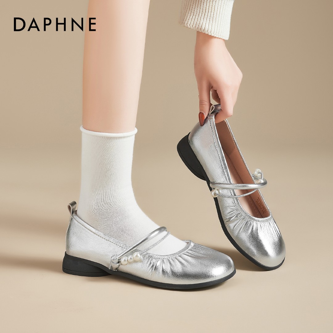达芙妮银色玛丽珍鞋女2026春季新款法式配裙子皮鞋芭蕾风浅口单鞋主图