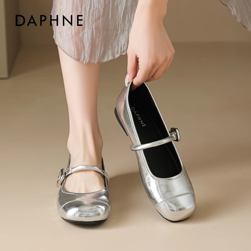 达芙妮银色平底浅口单鞋女2025新款夏季法式软底配裙子玛丽珍鞋子主图