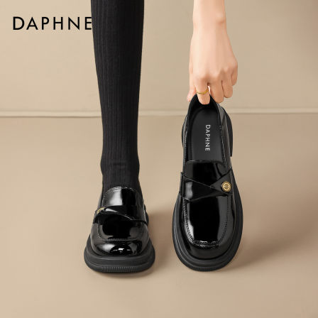 达芙妮厚底乐福鞋女款2026春季新款复古风英伦风粗跟黑色小皮鞋女