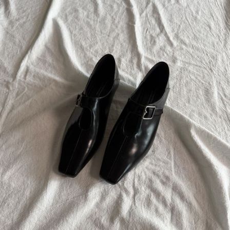 2026年新款久穿不累软底舒适方头镂空搭扣低跟百搭质感单鞋/7054