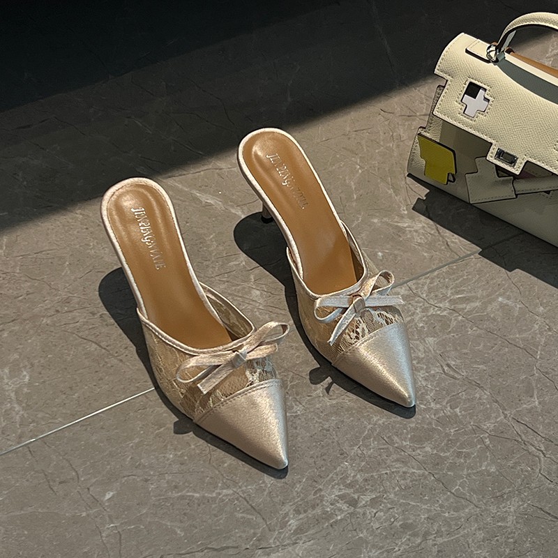 小雨姐姐新款上新2026春季时尚尖头蕾丝蝴蝶结拼接高跟鞋主图