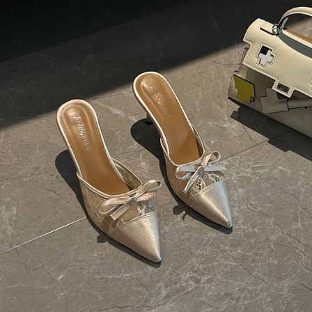 小雨姐姐新款上新2026春季时尚尖头蕾丝蝴蝶结拼接高跟鞋