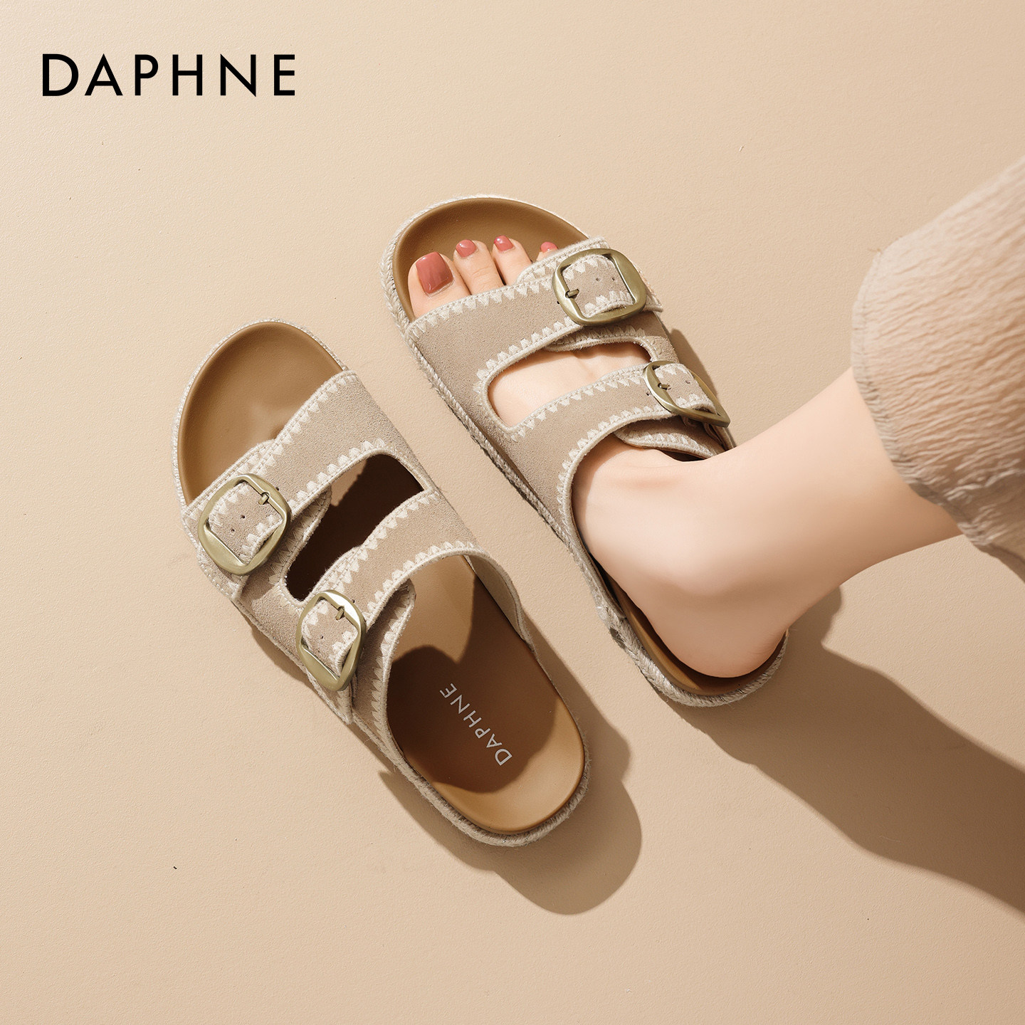 达芙妮厚底勃肯拖鞋女2026春季新款外穿露趾海边沙滩一字拖凉鞋子主图