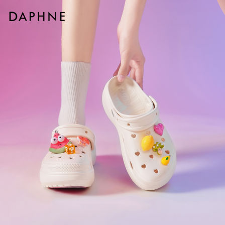 达芙妮厚底洞洞鞋女2026春季新款懒人运动踩屎感轻便增高沙滩拖鞋