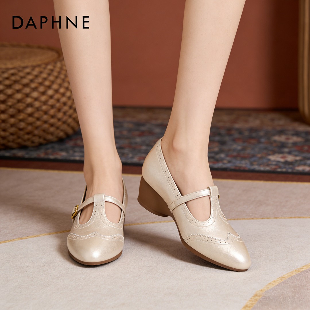 达芙妮2026春秋新款粗跟玛丽珍鞋日常通勤休闲百搭一字扣纯色单鞋主图