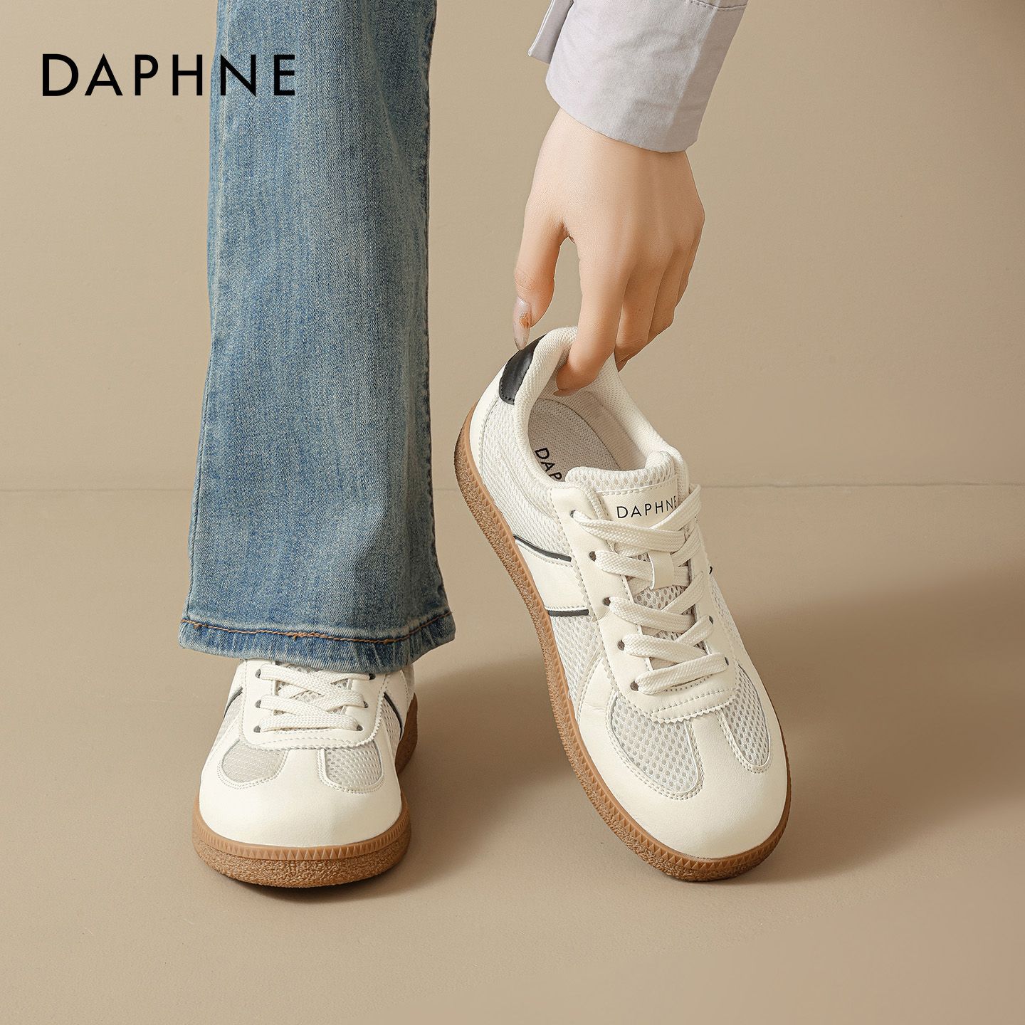 达芙妮芭蕾德训鞋女2026春季新款透气阿甘板鞋百搭轻便运动小白鞋主图