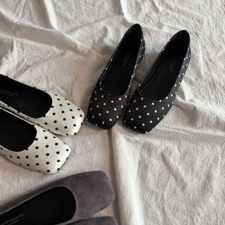 2026年新款慵懒通勤风极简高级感百搭波点平底柔软舒适单鞋/7026