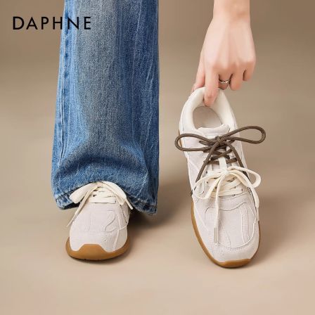 达芙妮德训鞋女款2026新款春季复古休闲运动鞋平底百搭阿甘小白鞋