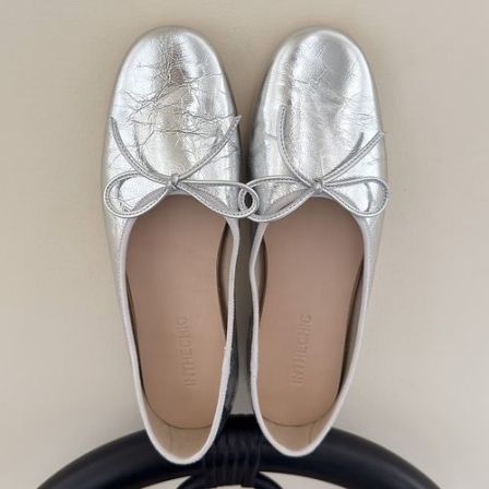 INTHECHIC丨甜心公主 蝴蝶结浅口平底芭蕾舞鞋银色平跟单鞋奶奶鞋