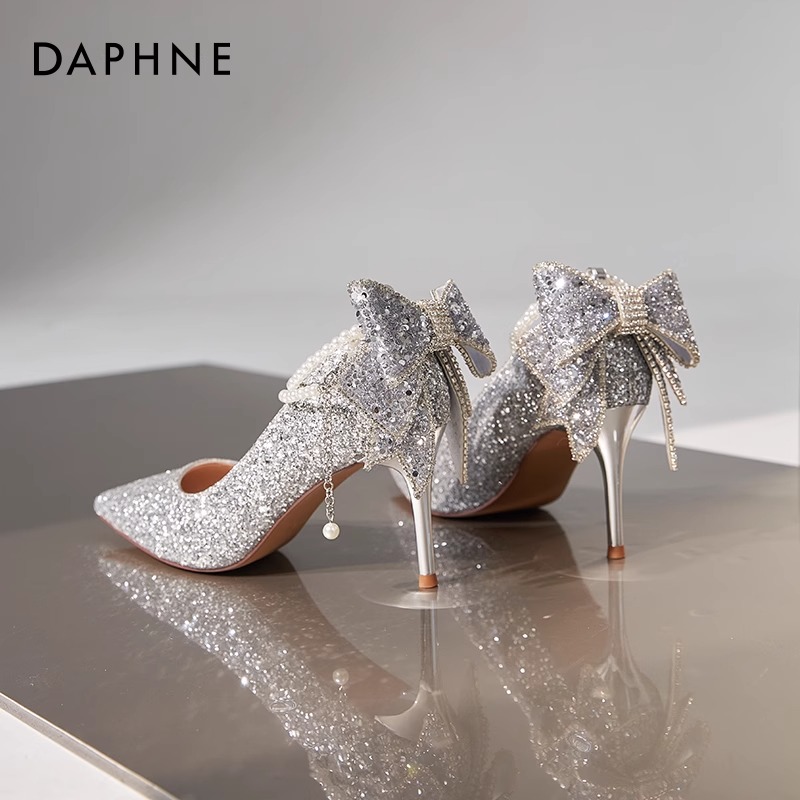 达芙妮银色水晶高跟鞋女2026新款法式尖头细跟新娘绝美婚鞋伴娘鞋主图