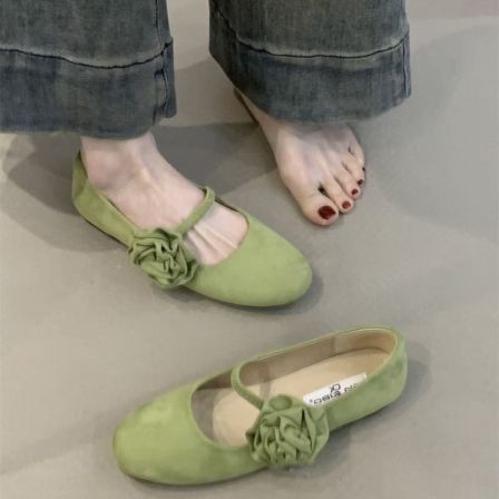 温柔仙女风单鞋2026新款法式气质绒面玫瑰花配裙子浅口玛丽珍鞋