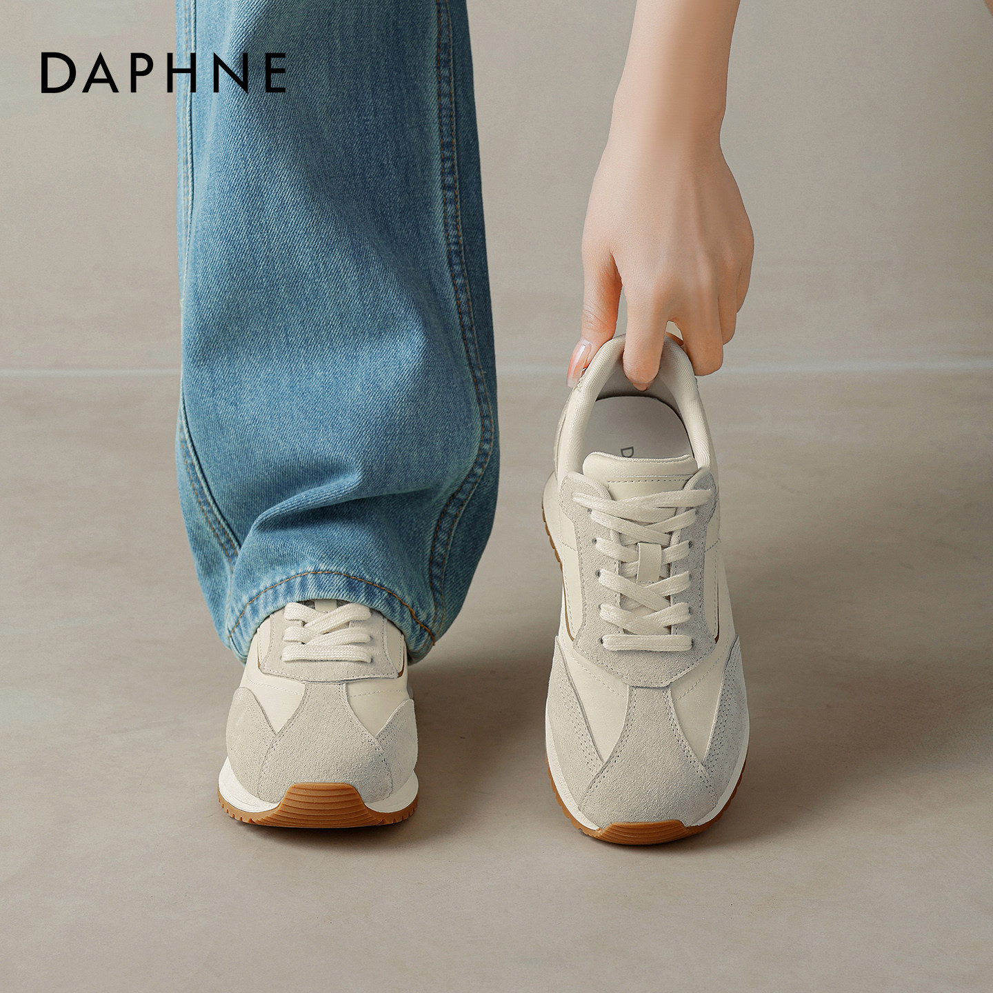 达芙妮厚底阿甘鞋女2026新款春季超火复古百搭增高德训运动休闲鞋主图