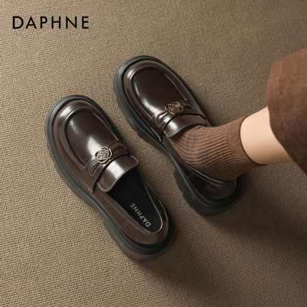 达芙妮棕色厚底乐福鞋女2026新款春季山茶花小皮鞋增高百搭单鞋子