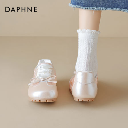 达芙妮粉色芭蕾德训鞋女2026春季新款多巴胺帆布鞋缎面休闲小白鞋