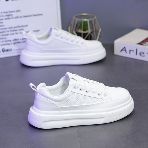 春季新款男士打孔透气小白鞋轻奢厚底增高百搭休闲鞋轻便运动板鞋主图