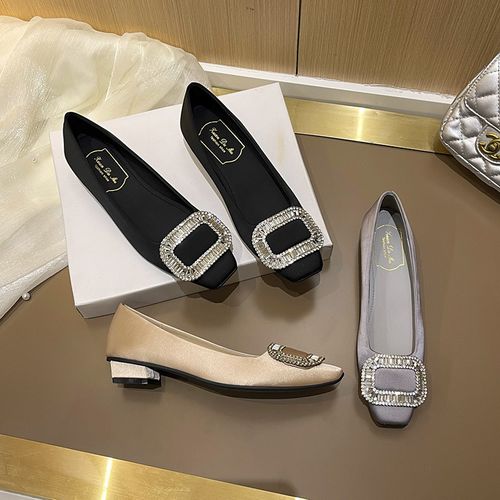 增高2.5cm绸缎水钻浅口单鞋舒适瓢鞋粗跟方头单鞋女百搭方扣女鞋主图