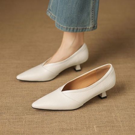 4.5cm法式复古风v口高跟鞋百搭尖头浅口单鞋时尚细跟米白色通勤鞋