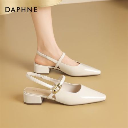 达芙妮法式气质包头凉鞋女2026春夏百搭粗跟尖头一字扣玛丽珍单鞋