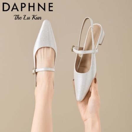 达芙妮法式尖头一字带凉鞋女款2026春季新款气质粗跟玛丽珍单鞋KQ