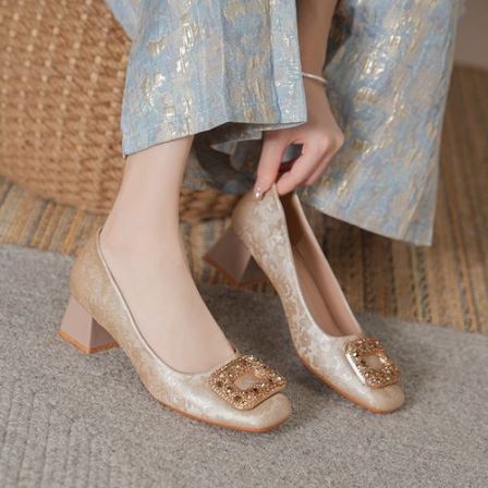 国风单鞋女粗跟真皮2026新款复古气质新中式软皮方头高跟鞋夏浅口