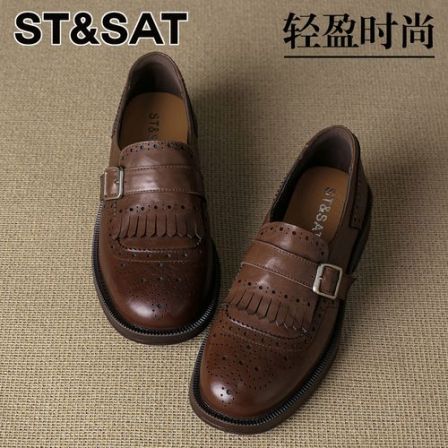 星期六复古雕花皮带扣单鞋女士2026年新款时尚真皮英伦厚底乐福鞋