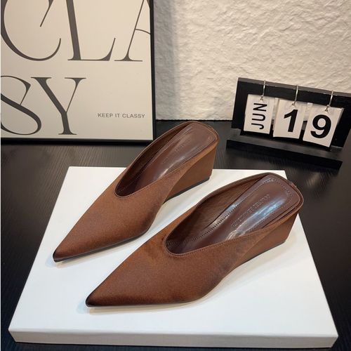 【小咪】春夏季新款绸缎真丝坡跟尖头后空拖鞋穆勒高跟半拖女凉鞋主图