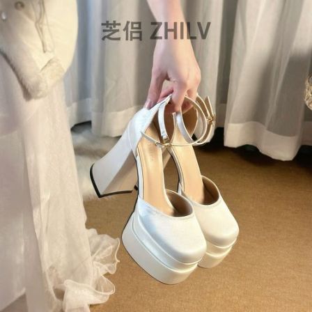 芝侣主婚纱婚鞋神器2026新款小个子粗跟防水台12cm超高跟订婚宴会