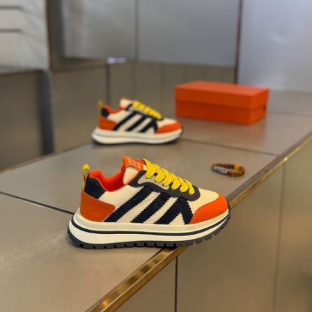 春季新款男鞋轻奢百搭时尚阿甘潮鞋痞帅炸街高级感男士休闲鞋网红