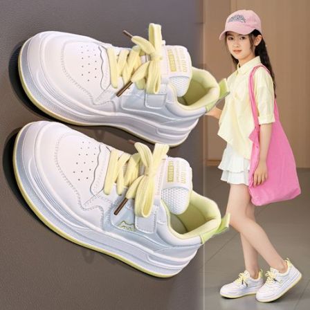 女童运动鞋2026春秋新款儿童板鞋爆款软底防滑百搭小白鞋男童鞋子