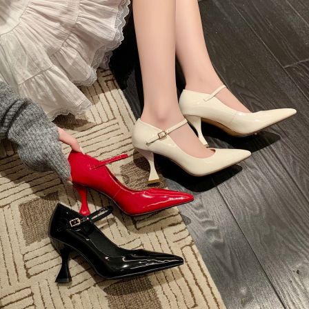 Jennie同款8cm红色高跟鞋女2026新款气质名媛米白色尖头细跟单鞋