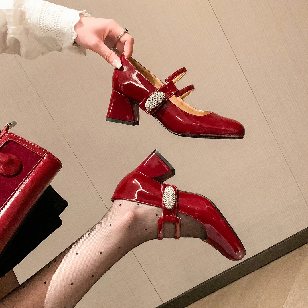 5.5cm法式红色漆皮玛丽珍鞋女粗跟水钻一字扣单鞋中跟公主订婚鞋主图