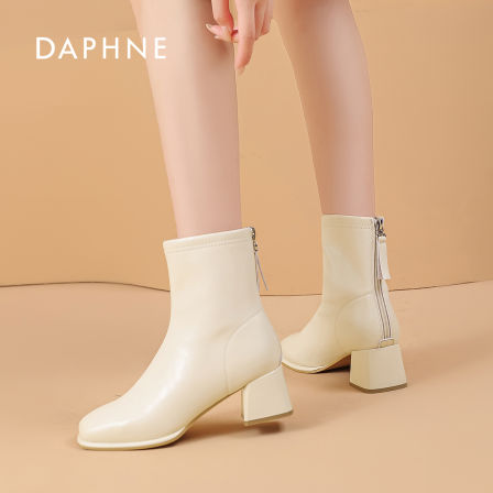 达芙妮洋气马丁靴女2026秋冬季新款厚底增高短筒靴百搭显瘦女靴S 