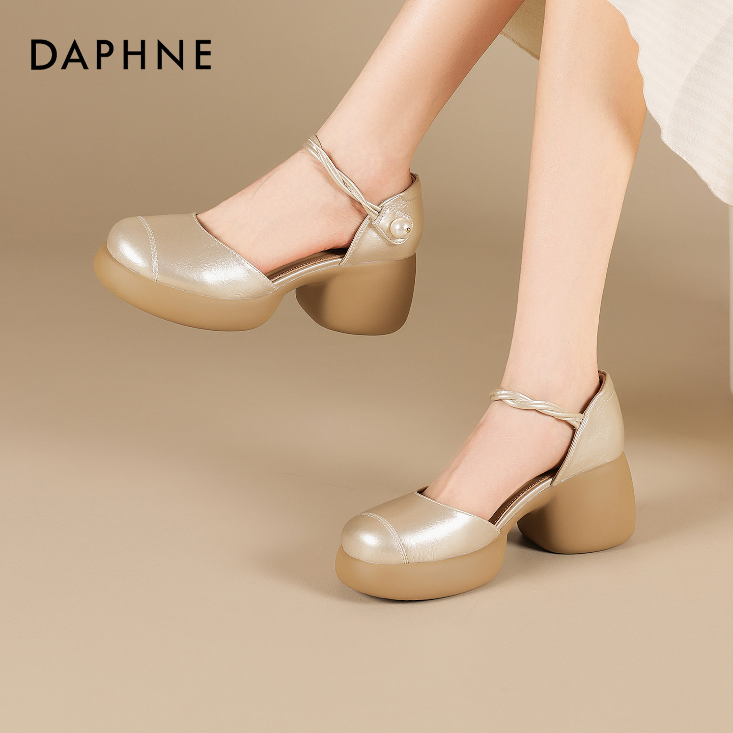 达芙妮粗跟厚底公主鞋包头凉鞋2026夏新款玛丽珍一字带罗马女鞋S主图