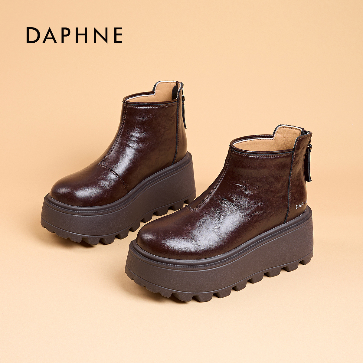 达芙妮胖mm粗腿靴2026新款冬季短靴加绒休闲运动雪地靴厚底靴子S 主图