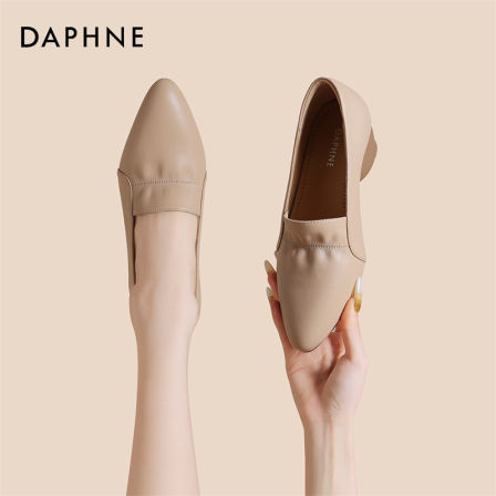 达芙妮超火尖头软底粗跟妈妈鞋2026春季新款气质通勤百搭单鞋女S 