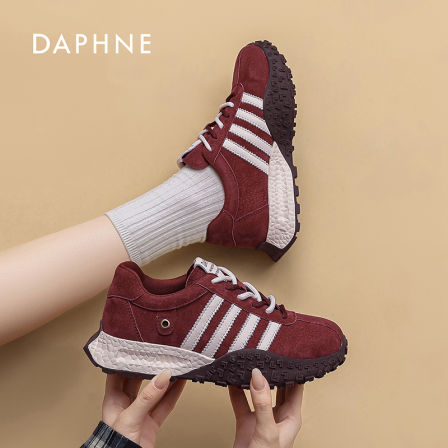 达芙妮女鞋2026新款轻便阿甘休闲鞋女时尚ins系带潮流小众平底LL